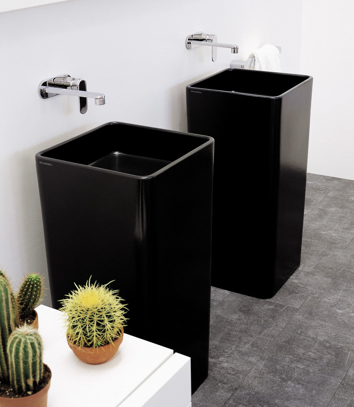 FLAMINIA MONOWASH WALL-MOUNTED FREESTANDING BASIN