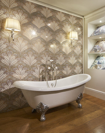 DEVON&DEVON CHÉRIE BATHTUB WITH FLORA FEET